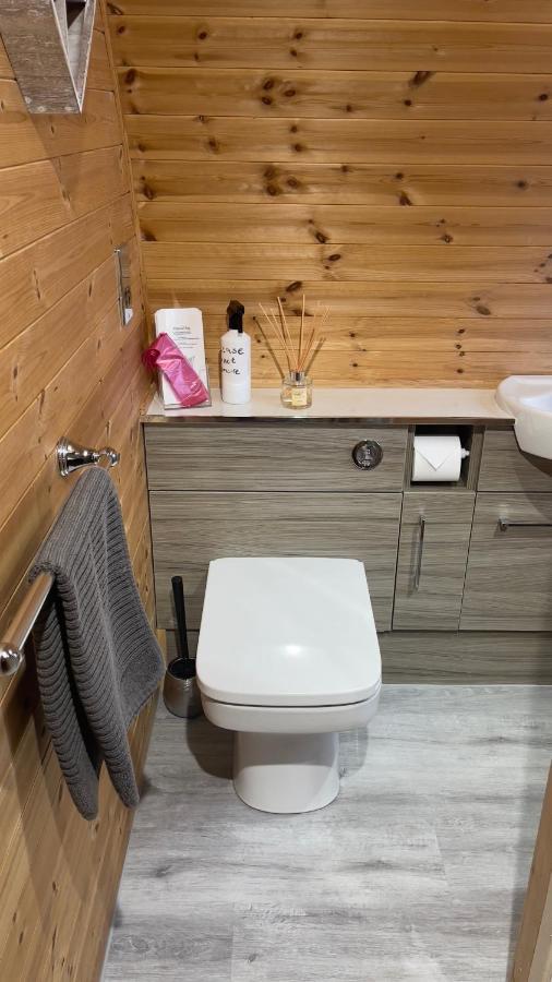 Heatherbrae Cosy Wooden Pod ไคล์ออฟล็อคฮัลช์ ภายนอก รูปภาพ